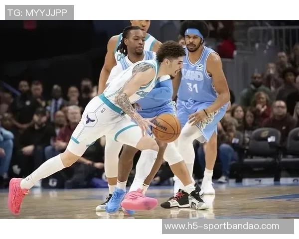 骑士与黄蜂初步洽谈朗佐鲍尔交易事宜引发关注