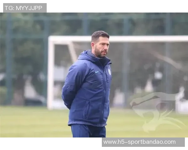 三镇新援贝维斯抵达泰国开启冬训之旅视频曝光